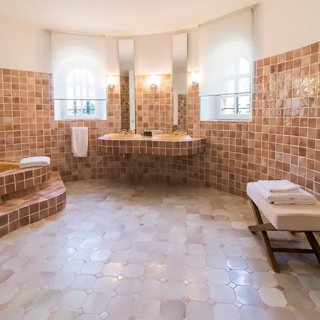 La Bouillabaisse Sleeps 10 Pool Air Con Wifi サントロペ