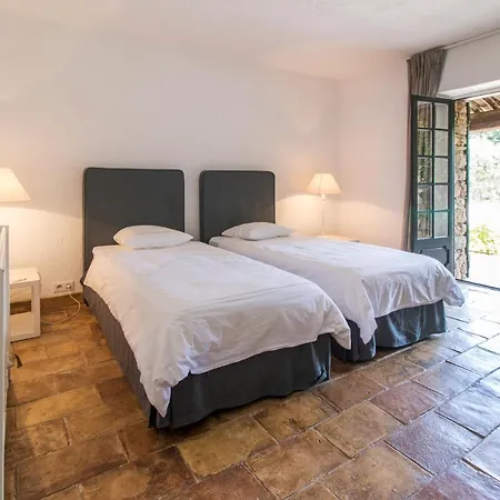 La Bouillabaisse Sleeps 10 Pool Air Con Wifi サントロペ